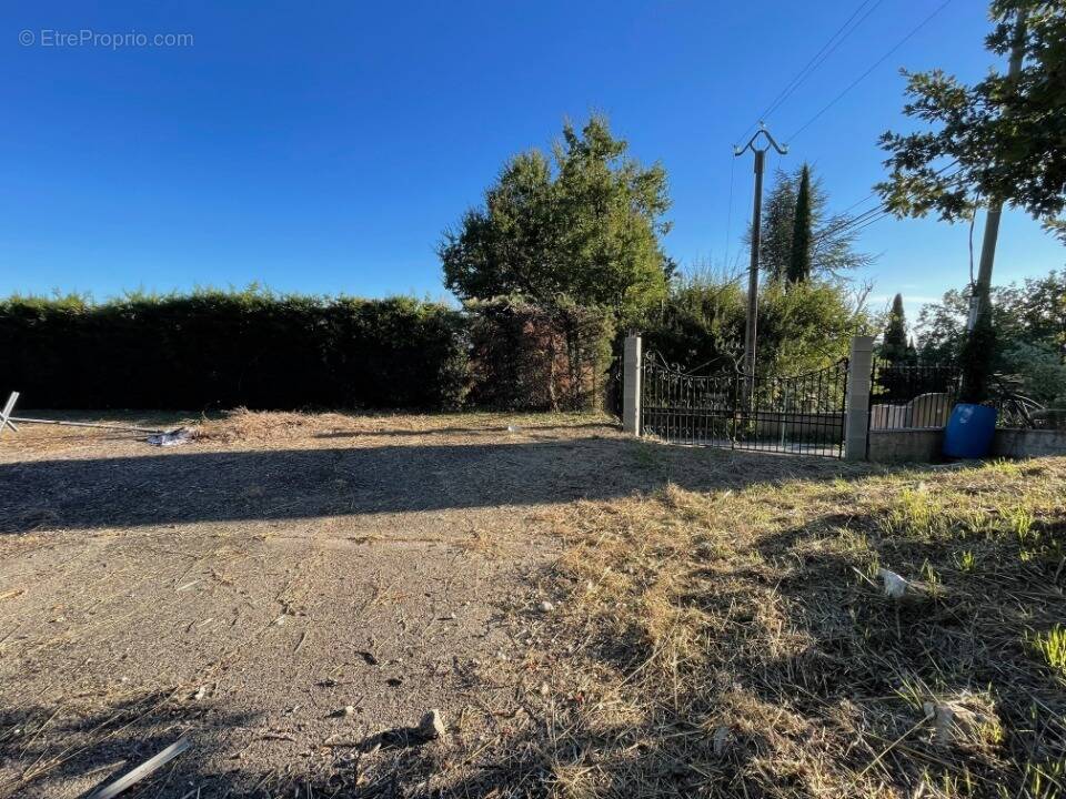 Terrain à SAINT-VALLIER-DE-THIEY
