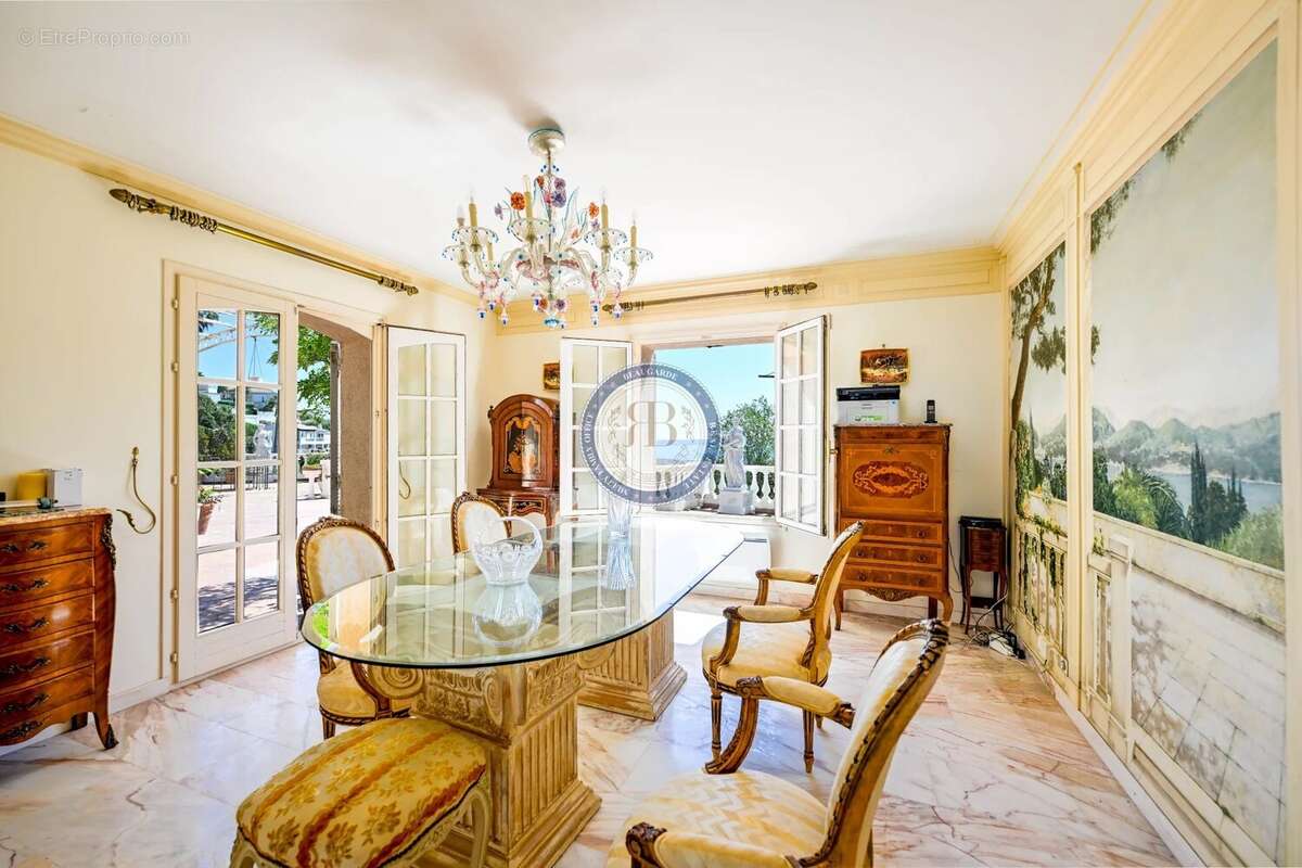 Maison à VALLAURIS