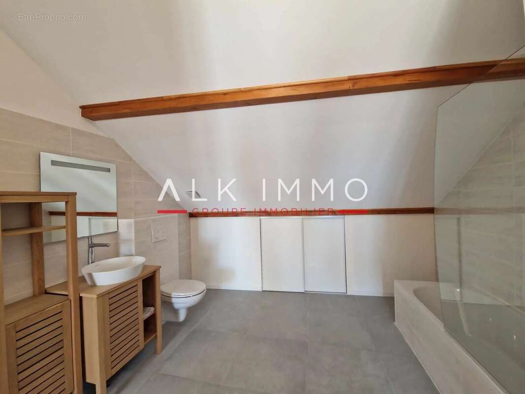 Appartement à CONTAMINE-SUR-ARVE