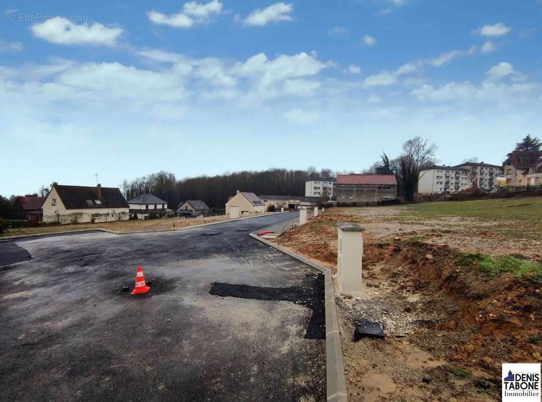 Terrain à SAINT-MARTIN-DU-TERTRE
