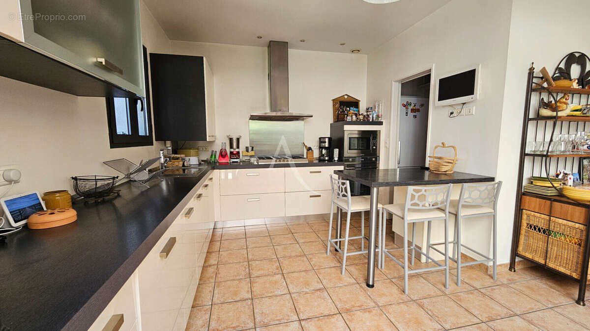 Maison Nimes 5 pièce(s) 145.57m² - photo 6