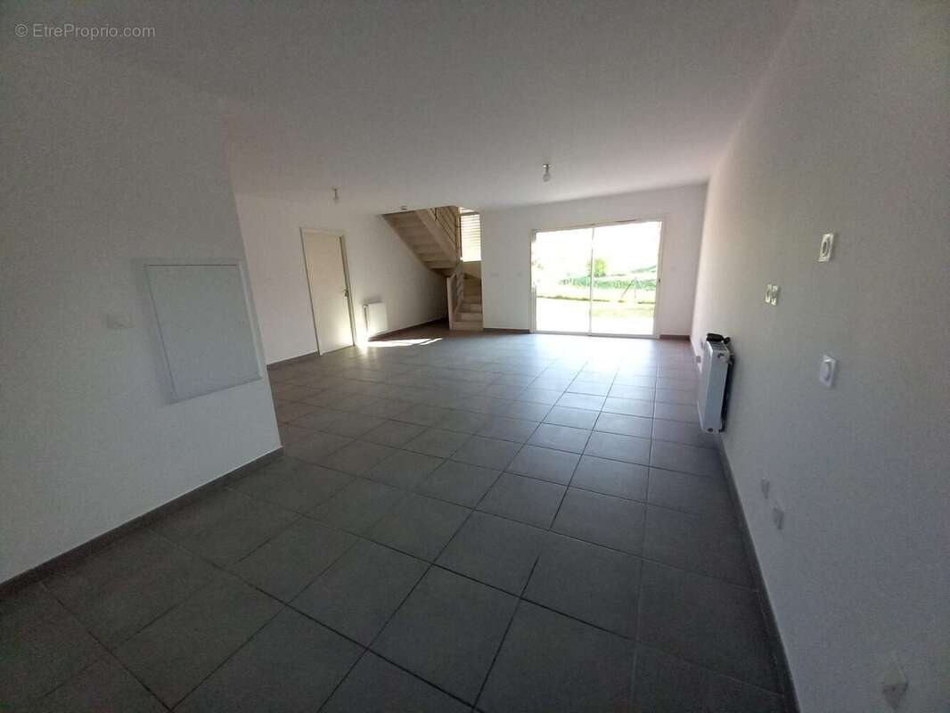 Maison à BRUGUIERES