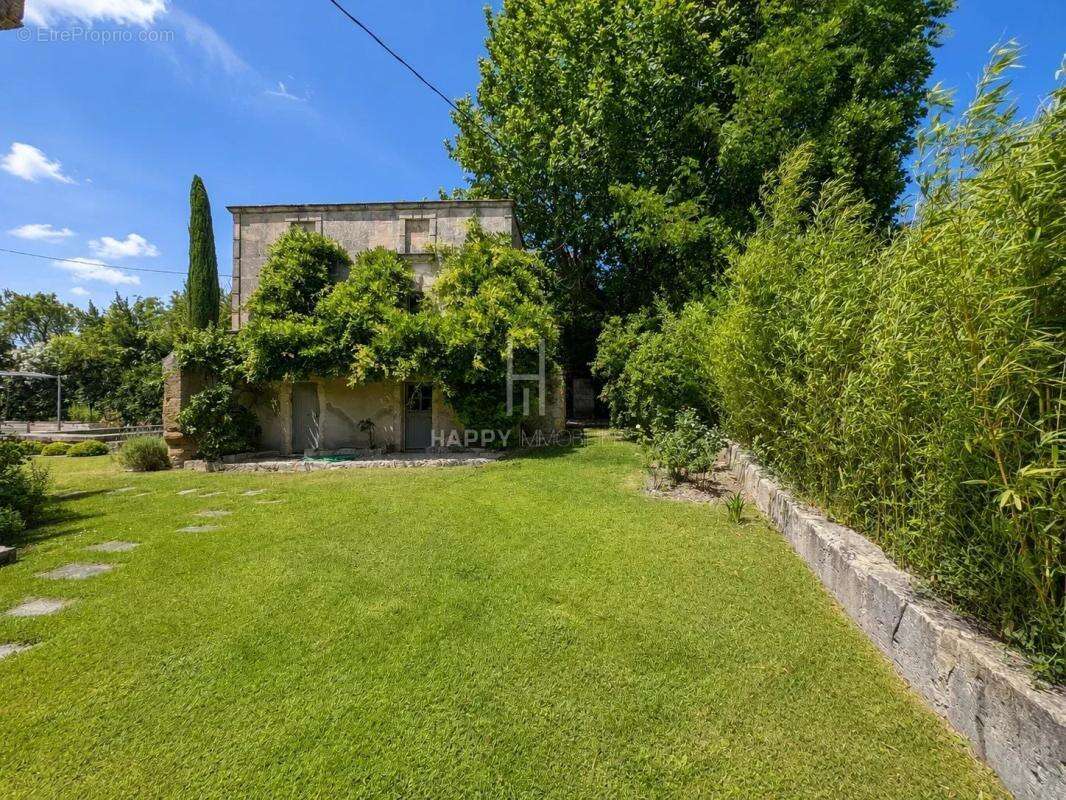 Maison à MOURIES