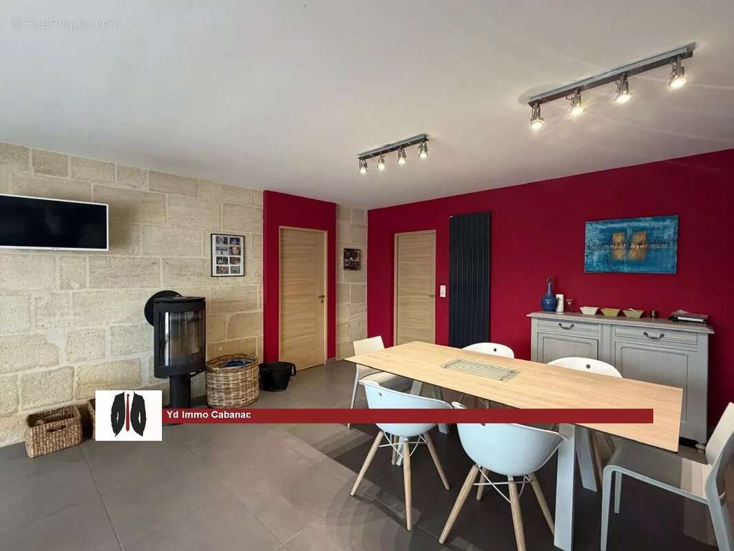 Maison à PUJOLS-SUR-CIRON