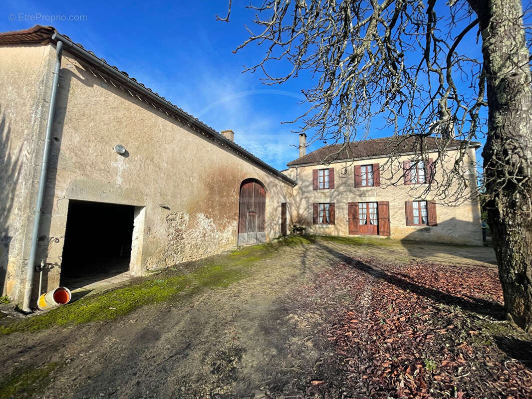 Maison à GENSAC