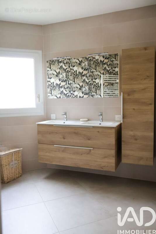 Maison 131 m² à Les Herbiers  - photo 4