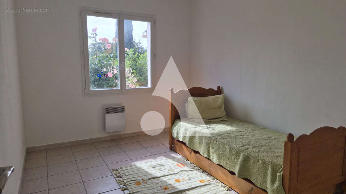 A vendre Villa T5 + Studio à Tavernes - photo 9