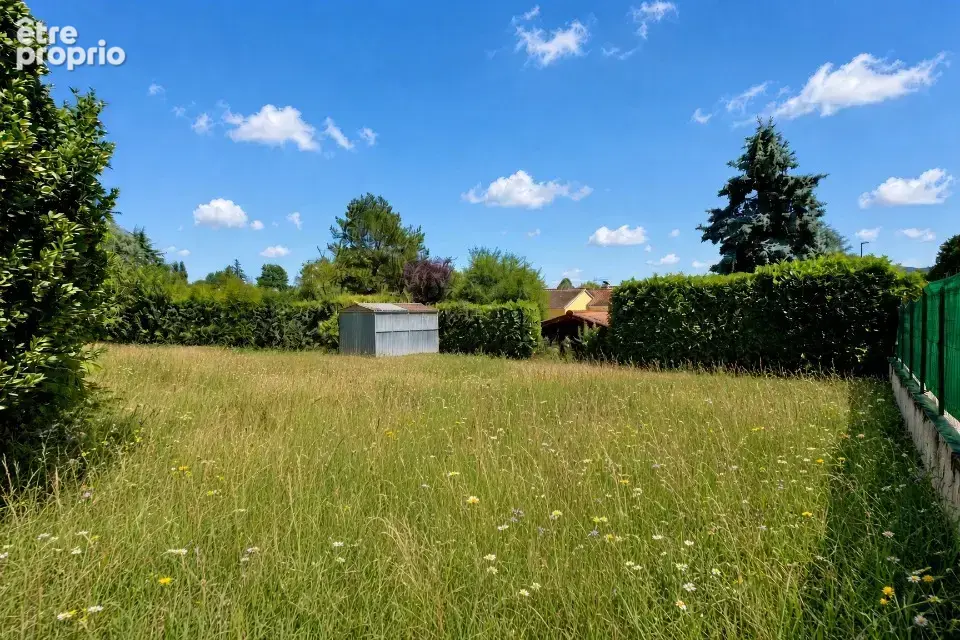 Terrain à CHAZAY-D'AZERGUES