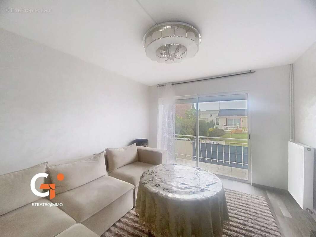 Maison à SAINT-ETIENNE-DU-ROUVRAY