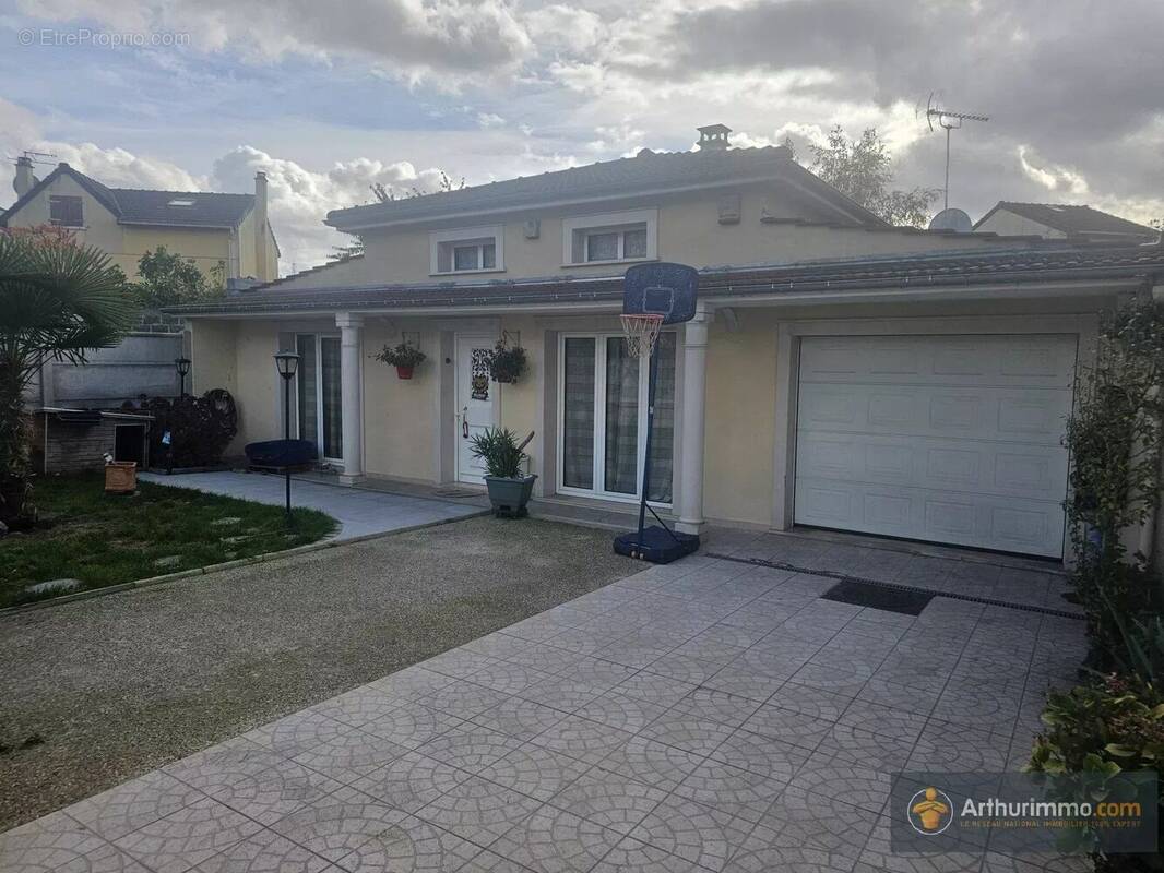 Maison à LIVRY-GARGAN