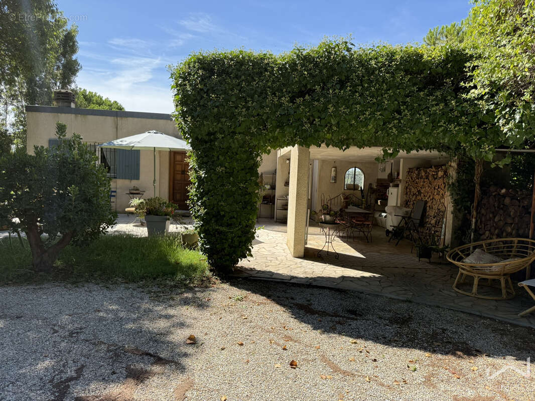 Maison à BOLLENE