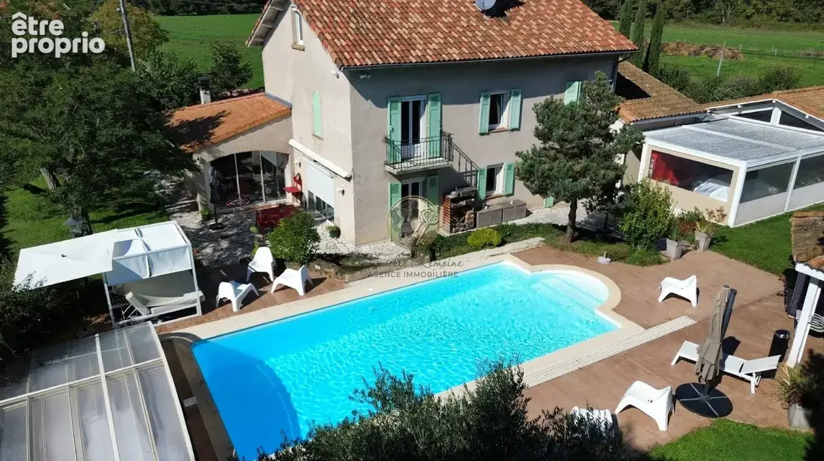 CHAPONOST   Propriété d’exception de 267 m2 avec piscine, pool house et parc paysager de 2 391 m2 - photo 2