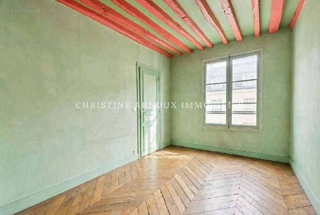 Appartement à PARIS-3E