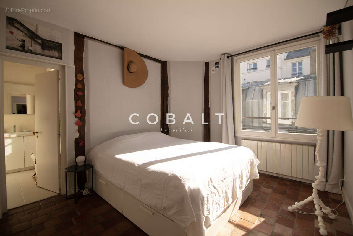 Appartement à PARIS-3E