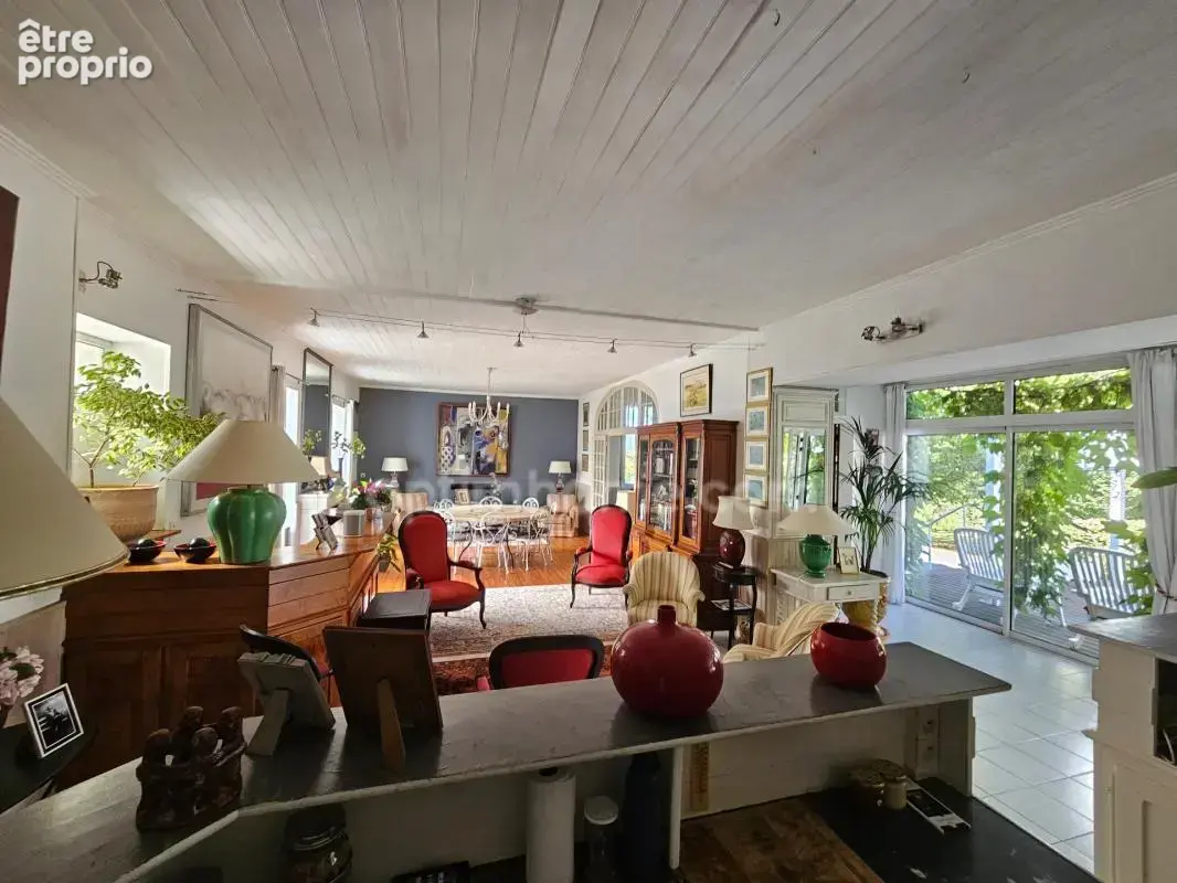 Coup de cœur à Nersac — Demeure de charme de 244 m² et 5 chambres, aux prestations haut de gamme. 10 pièces NERSAC (16) - photo 17