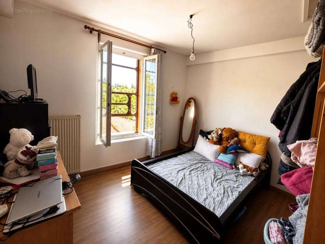 Maison de 4 pièces de 130 m² à Sainte-Eulalie - photo 22