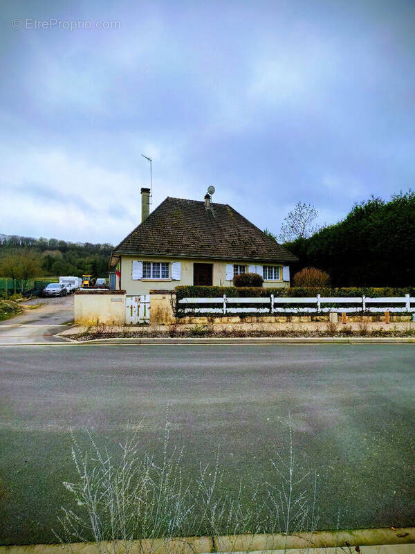 Maison à BRUYERES-ET-MONTBERAULT