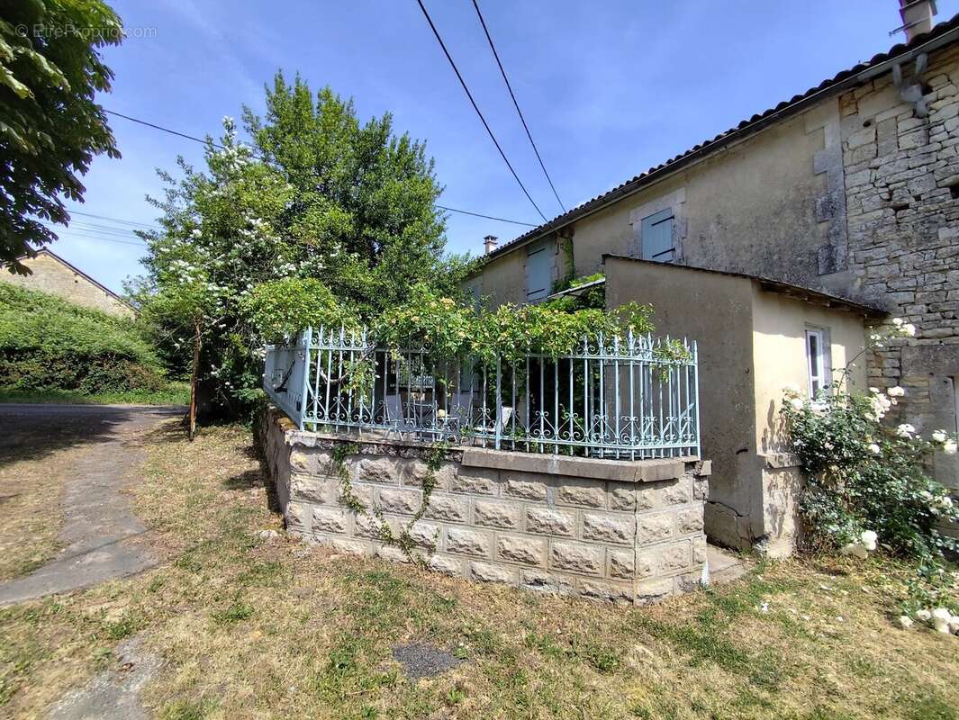 Maison à RUFFEC