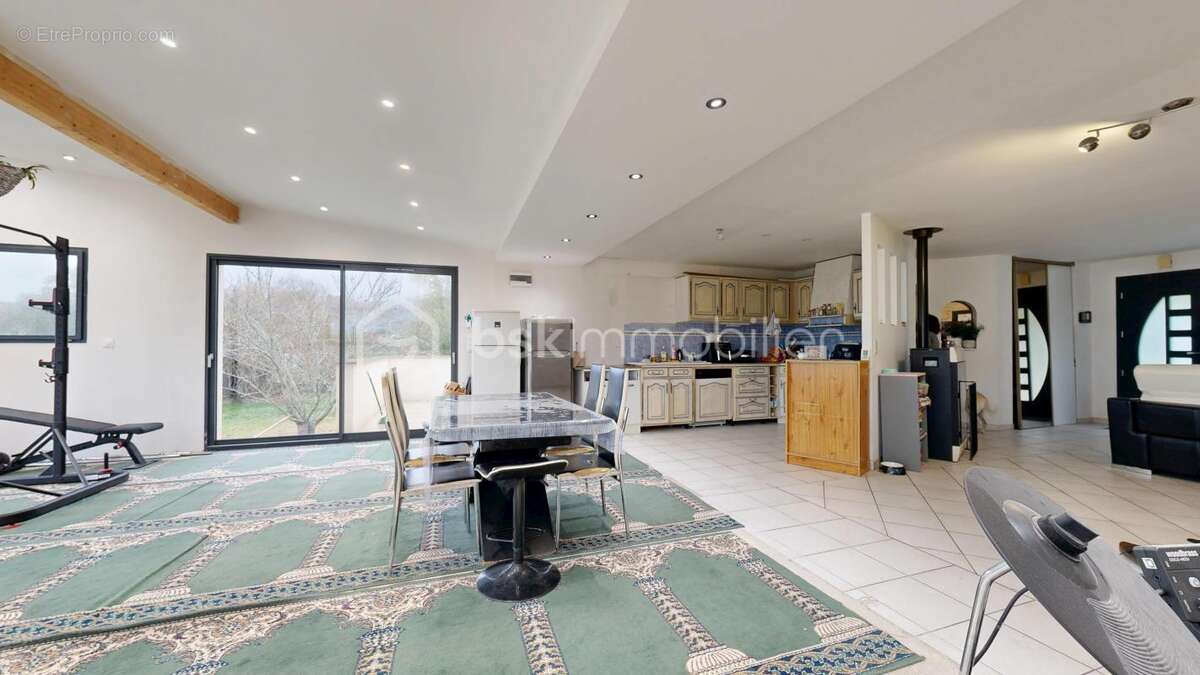 Maison à BONNAC-LA-COTE