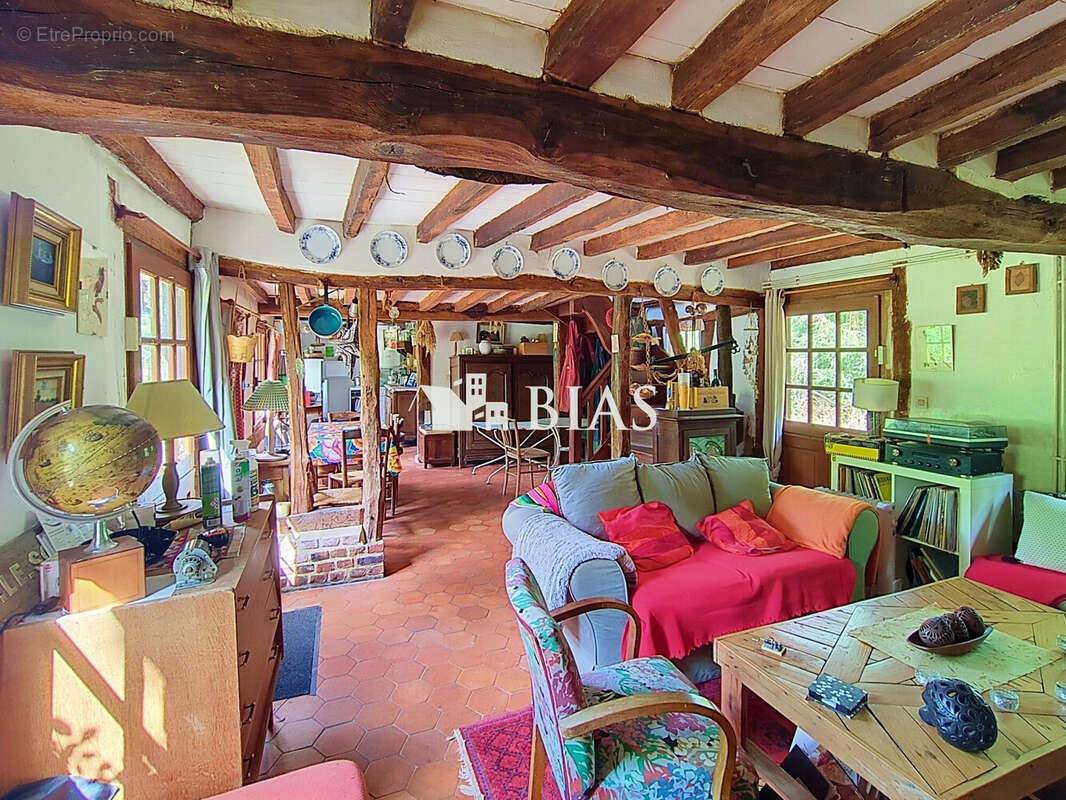Maison 87 m² à Saint-Denis-Des-Monts  - photo 2