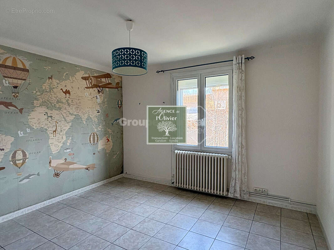 ARLES. Grand appartement Trinquetaille. - photo 6