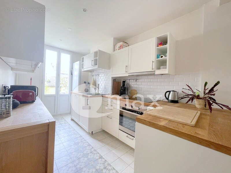 Appartement à COURBEVOIE