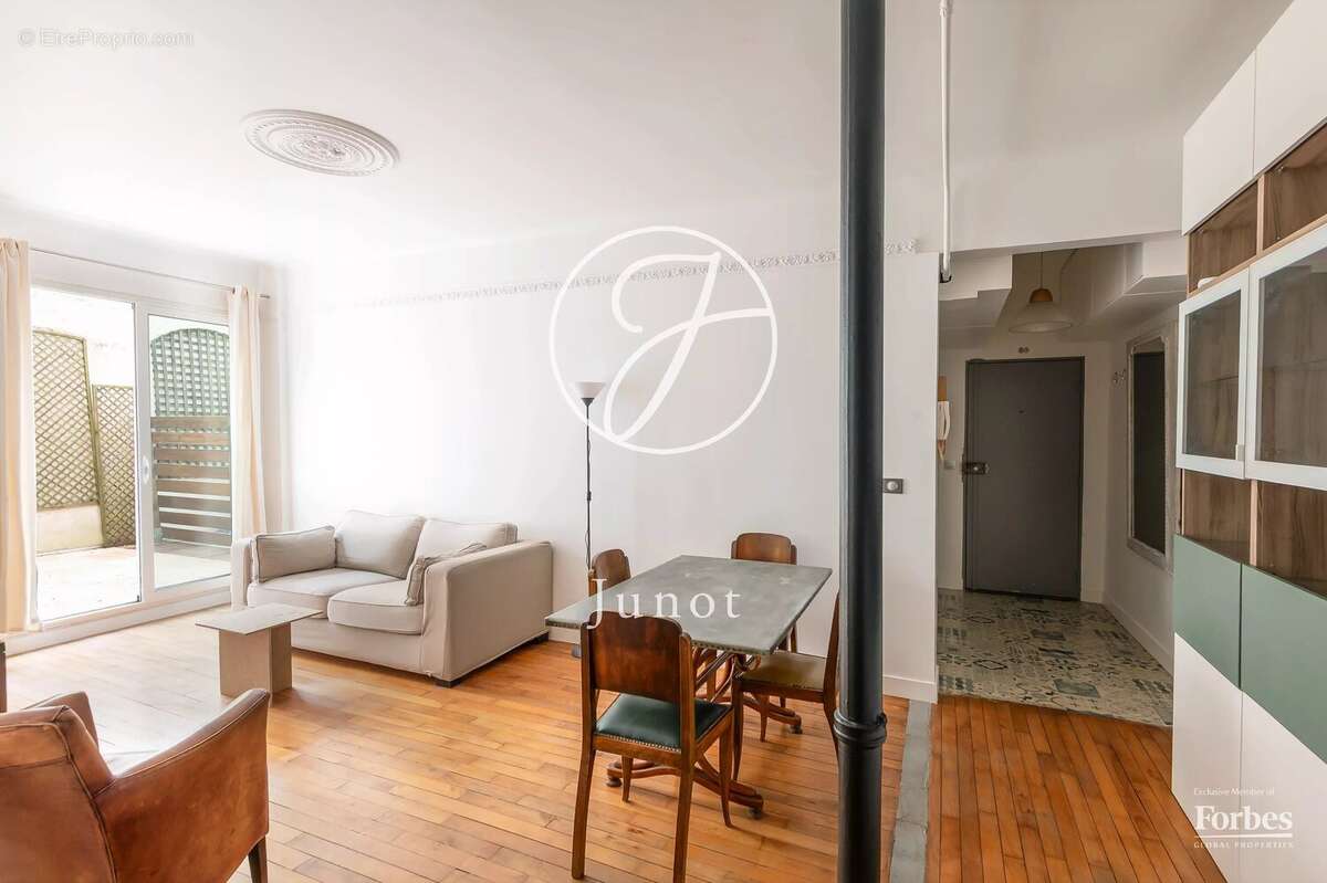 Paris 18e - BACHELET - Appartement à vendre - 2 pièces - 46,44m² Carrez - 1 chambre - Terrasse 7,12m². - photo 8