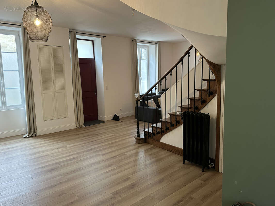 Maison à COGNAC