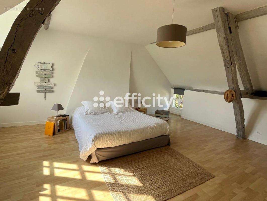 Maison à LE MELE-SUR-SARTHE