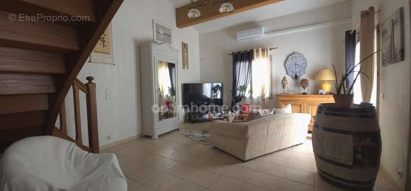 Maison à AZILLE