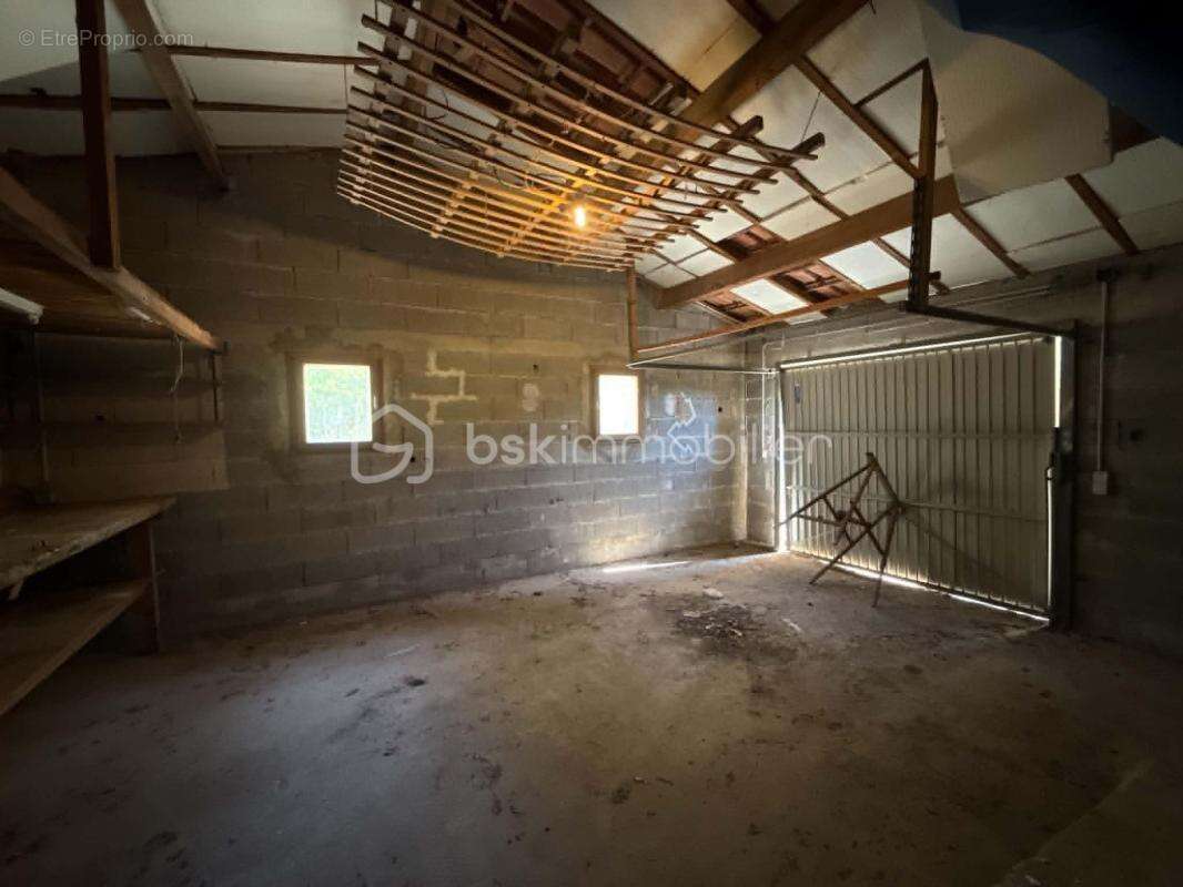 Maison de caractère à rénover – 4 800 m² de terrain – Un cadre naturel exceptionnel à Ventabren - photo 21