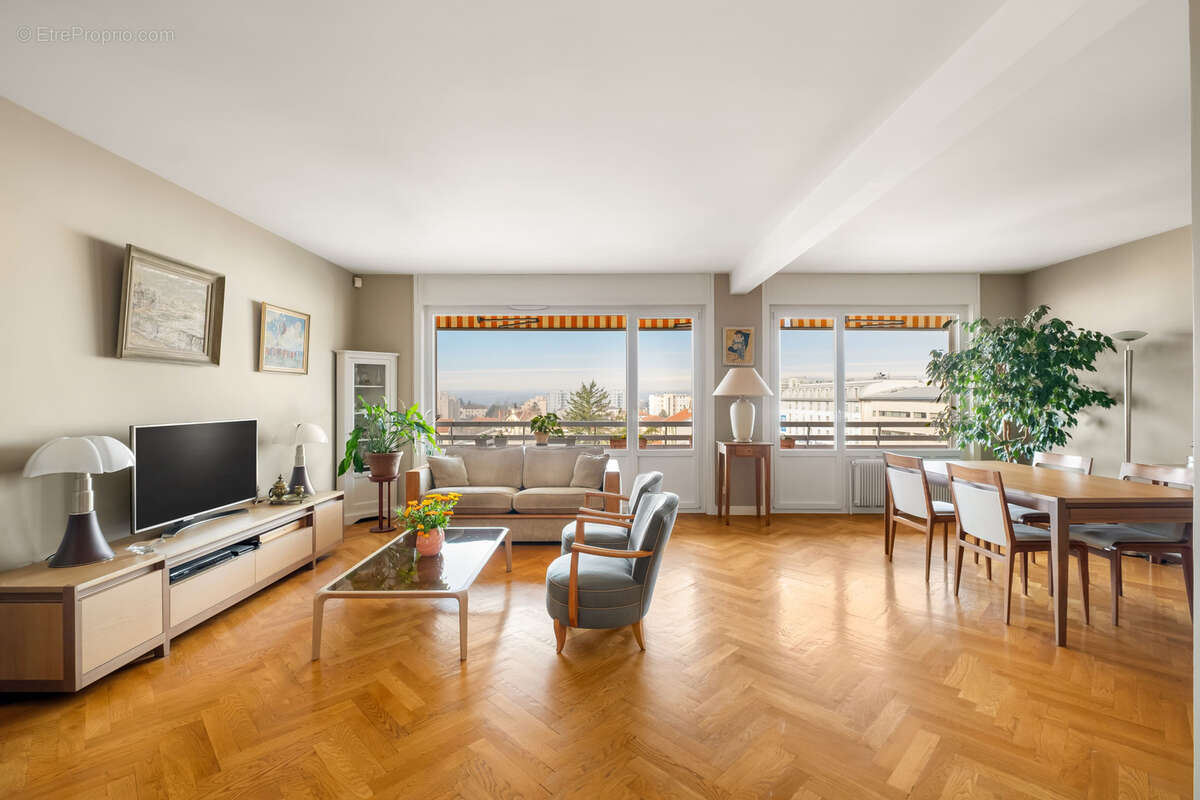 Appartement à CALUIRE-ET-CUIRE