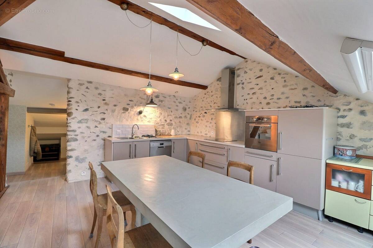 Maison à PREVESSIN-MOENS