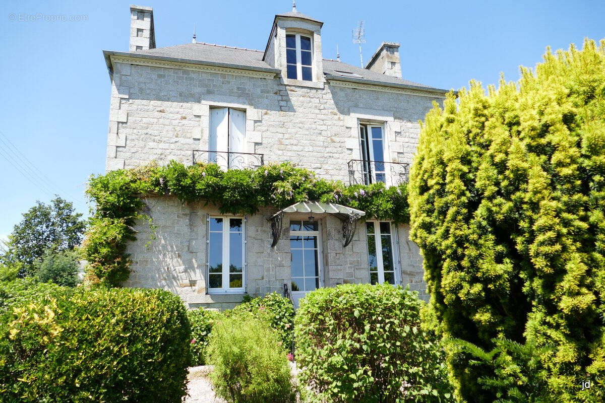 Maison à PLOUER-SUR-RANCE