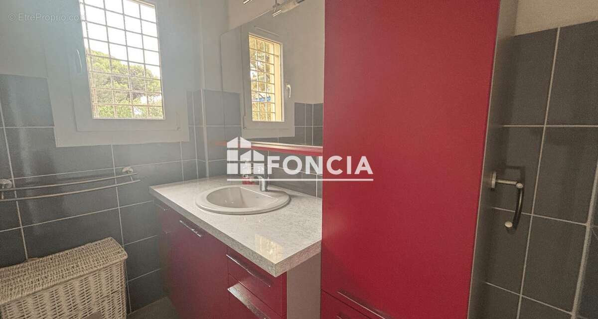 Appartement à BORMES-LES-MIMOSAS