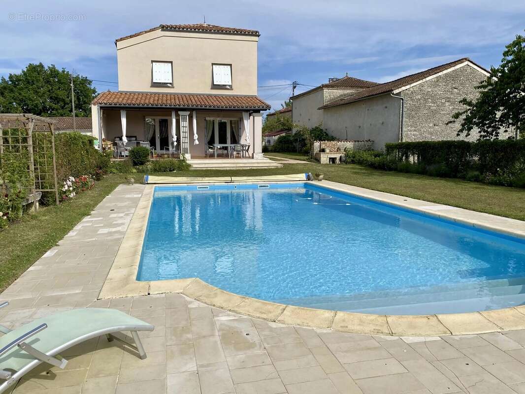 Maison à MAINE-DE-BOIXE