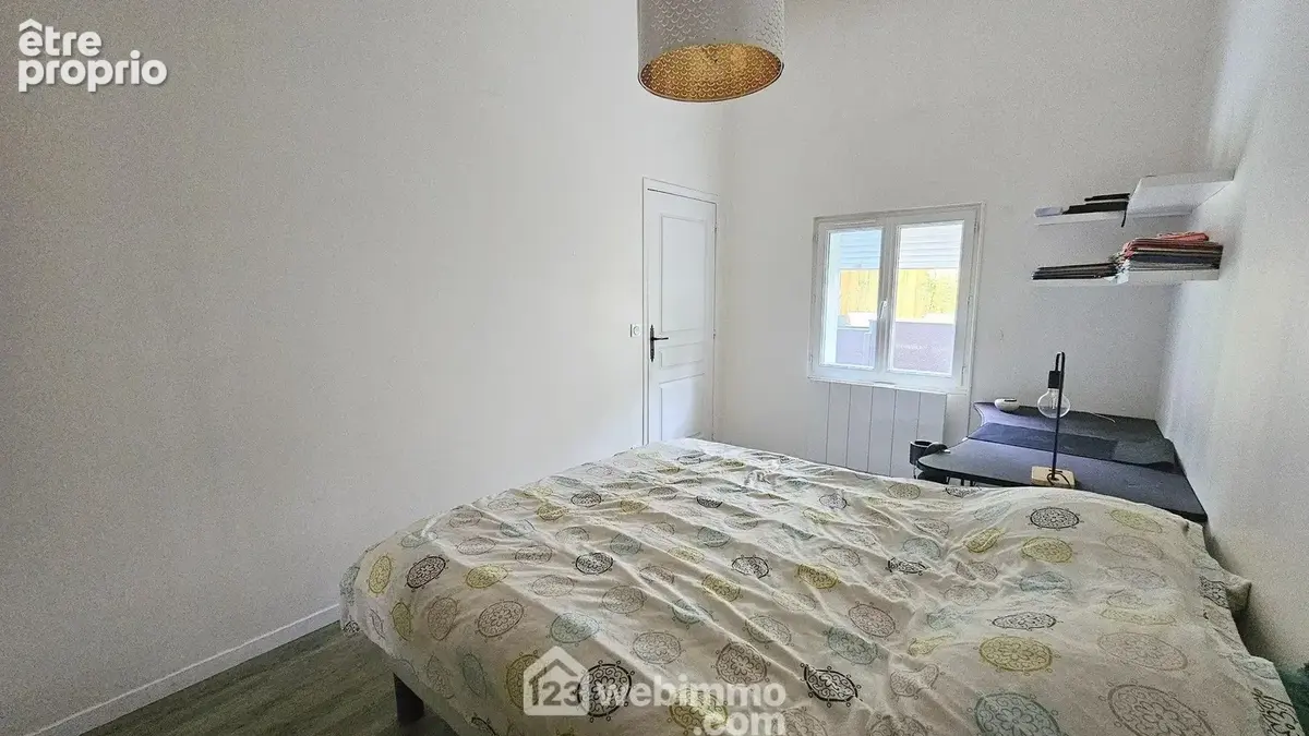 Une autre vue de la chambre.