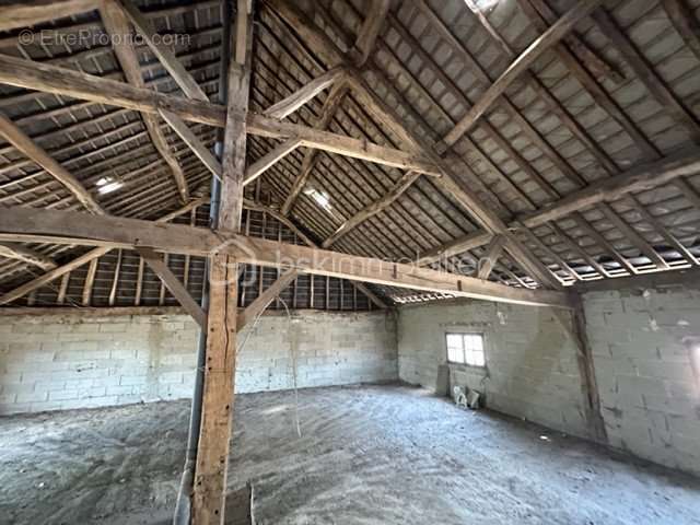 Appartement à ETEIGNIERES