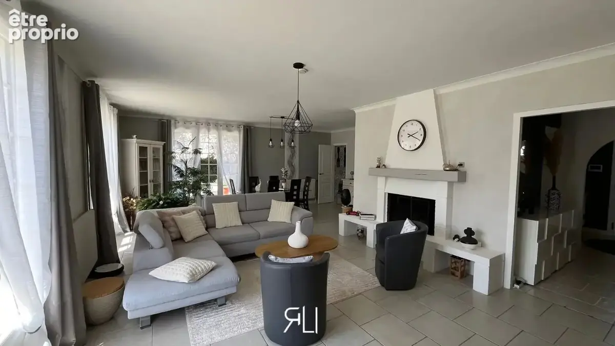 Maison de plain-pied, beau jardin - photo 2