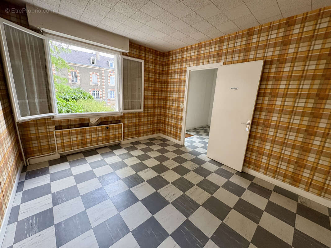 Maison à CHATEAUPONSAC