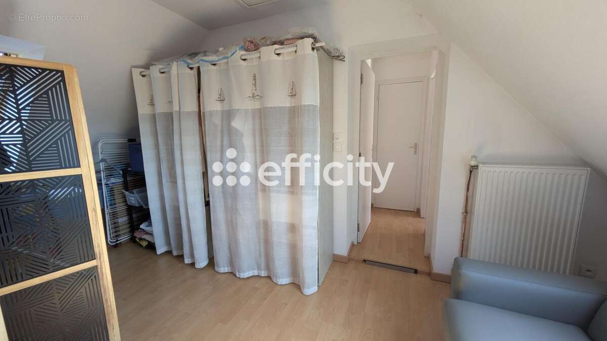 Maison à GONDECOURT