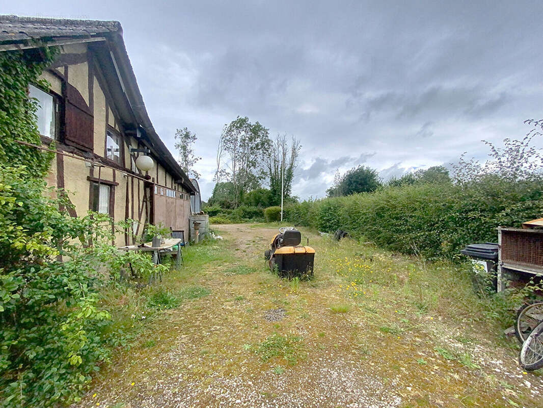 Maison à SAINT-GERMAIN-LA-CAMPAGNE