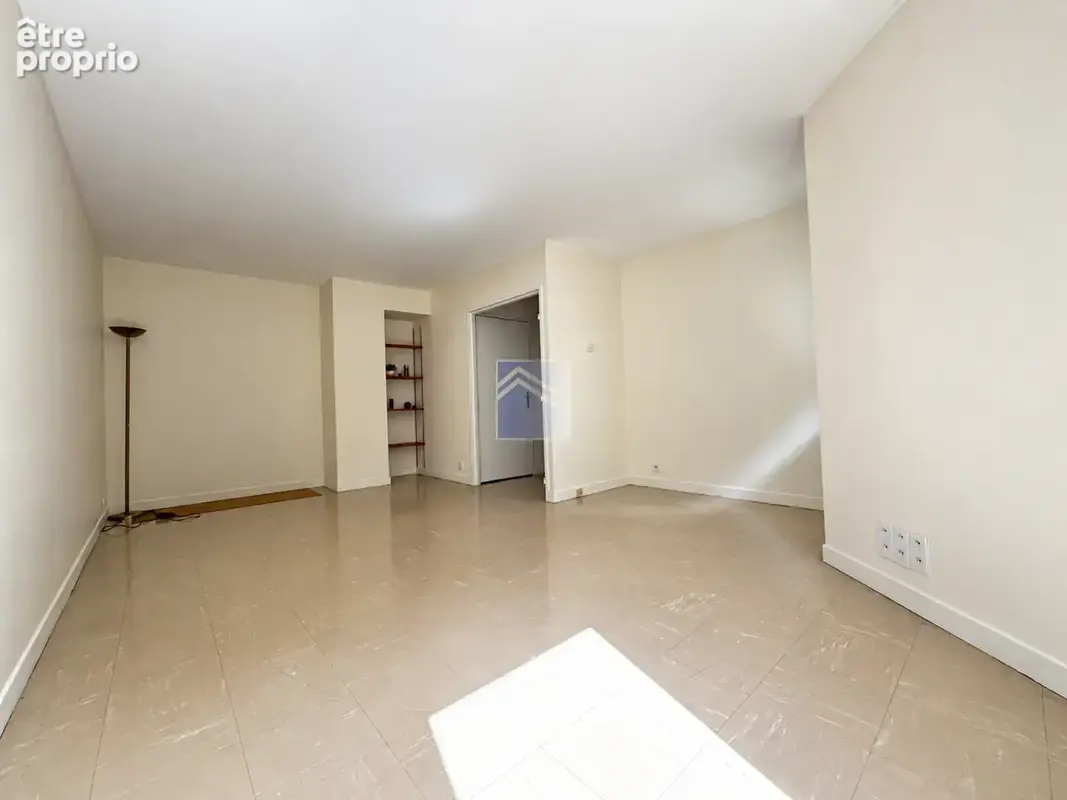 Courbevoie - Front de Seine - 2 pièces 55m2 - Duplex - photo 3