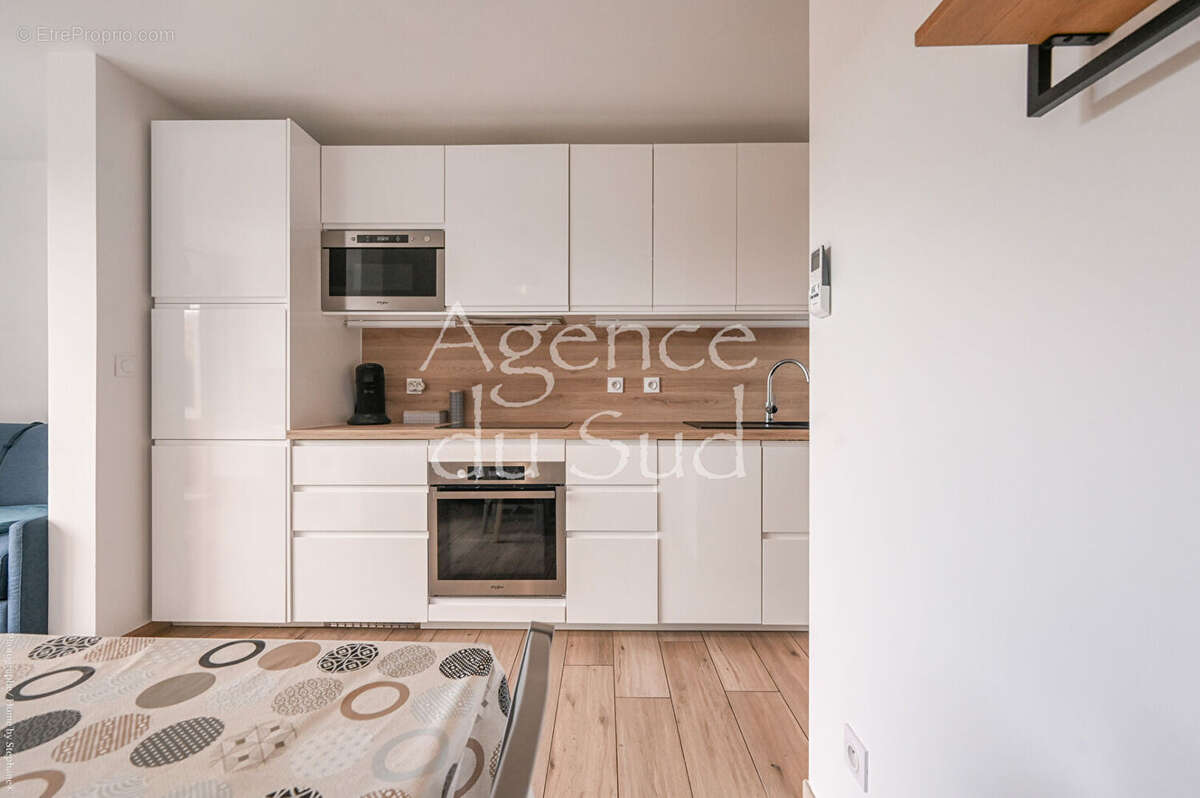Appartement La Ciotat T1 Bis entièrement rénové avec  terrasse. - photo 5