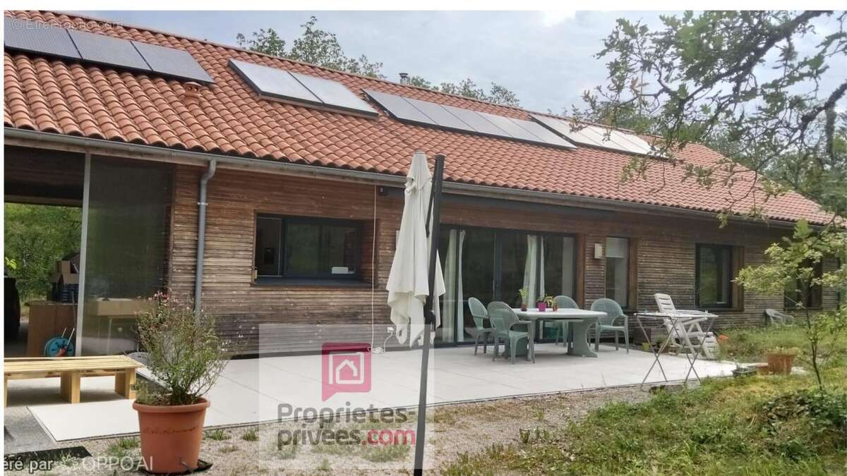 Maison d'architecte bioclimatique .7 pièces .Terrain de 3 092 m² - photo 2