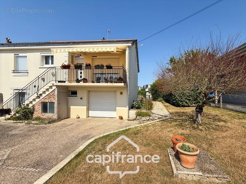 Maison à MONTBAZON