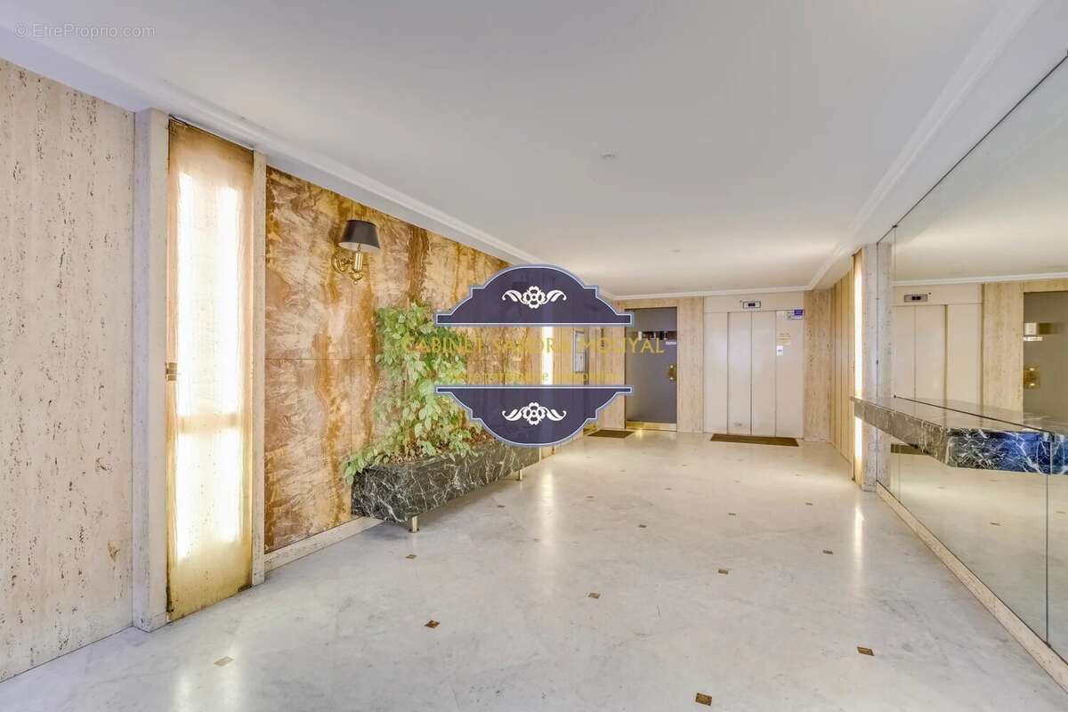 Appartement à PARIS-8E