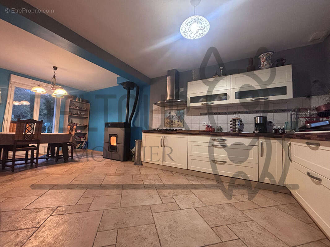 Maison à FAREMOUTIERS