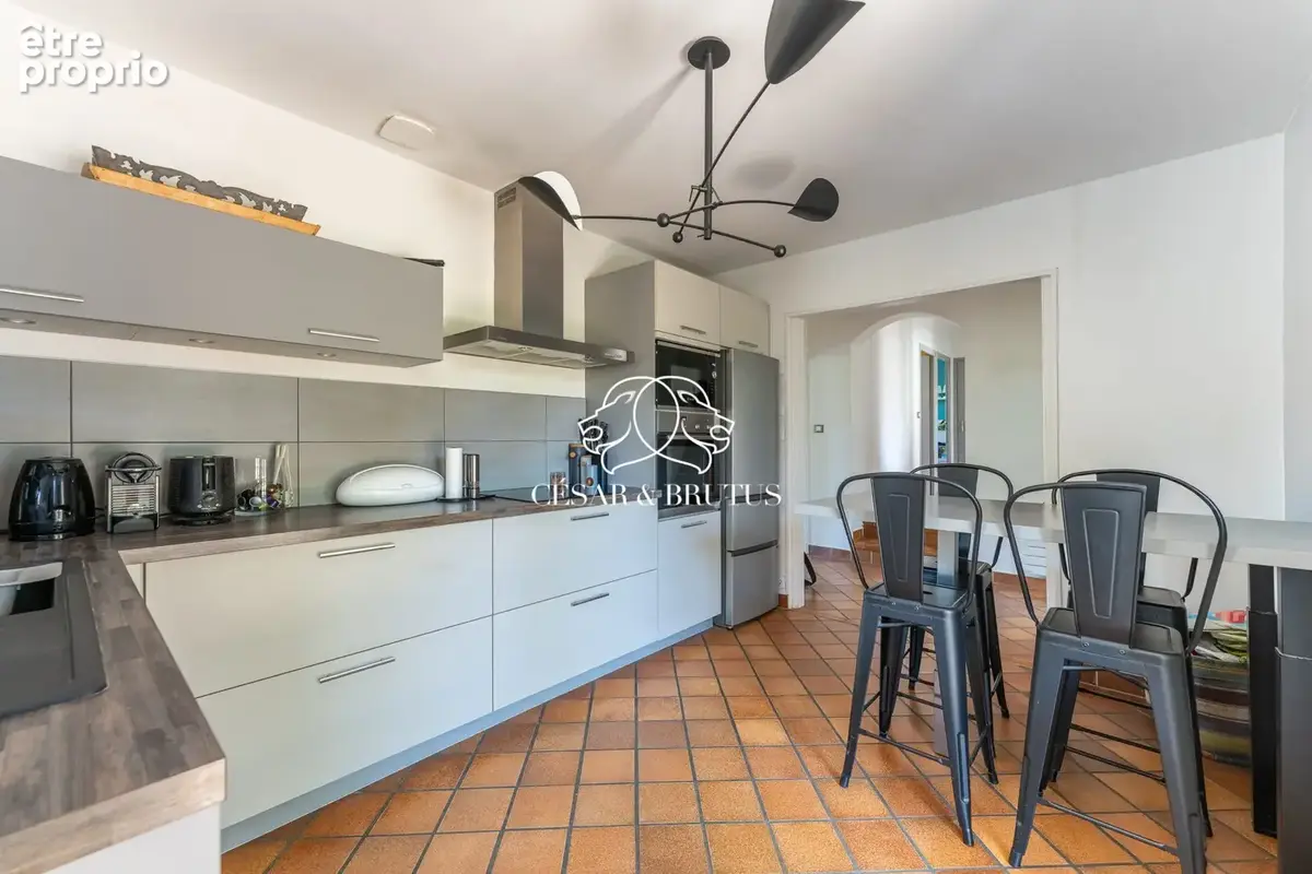 Maison 6 pièces 135 m² à vendre à Trevoux (01600) - photo 6
