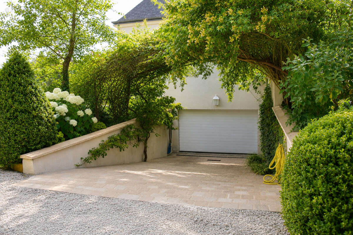 Villa d'exception de 280 m2 - 5 chambres - Jardin paysager - Amilly VIROY - photo 8